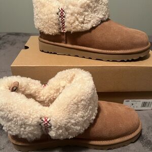Uggs Ultra Mini Braid